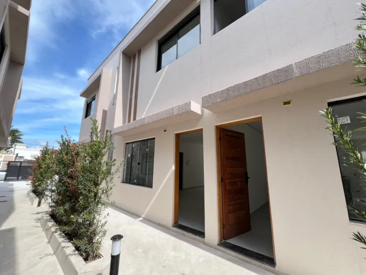 Fachada de imóvel residencial em Caraguatatuba selecionado por Jonas Siqueira